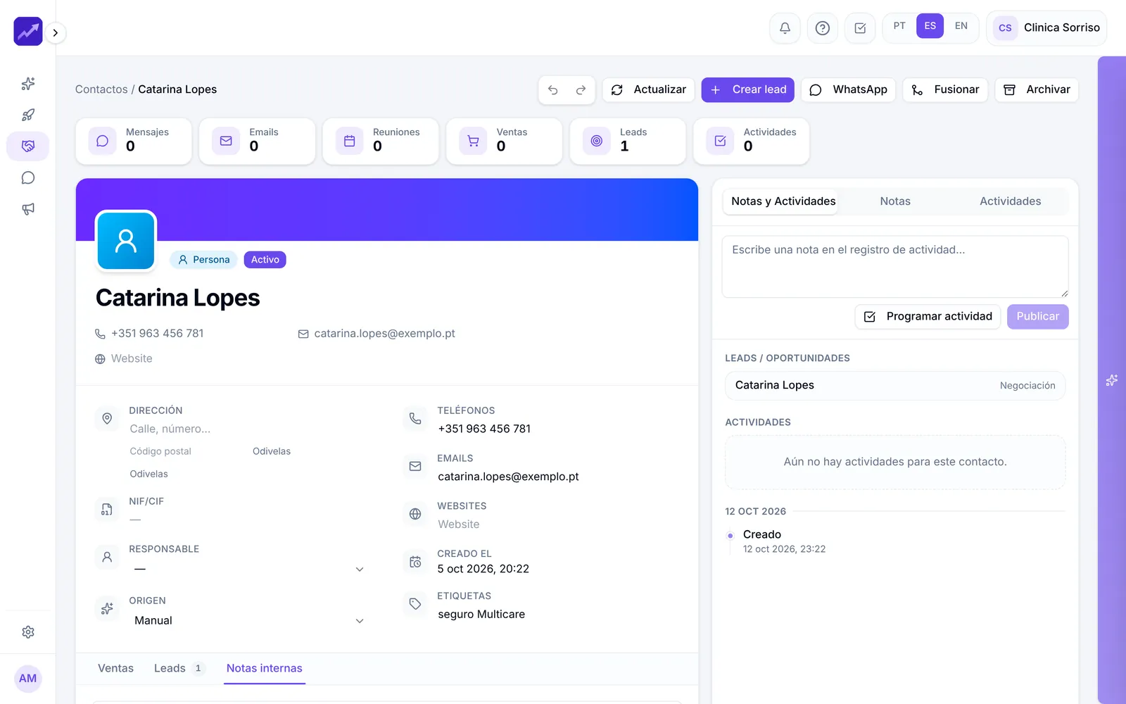Ficha de contacto con actividad, leads y datos de contacto