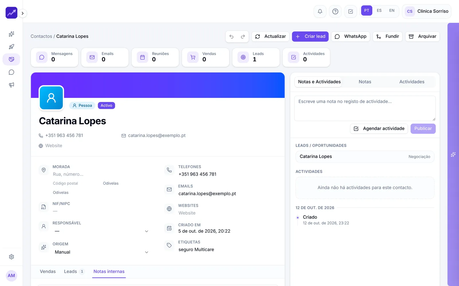 Ficha de contacto com atividade, leads e dados de contacto